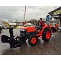 Снегоуборочный минитрактор Kubota L3408 со шнекоротором и щеткой